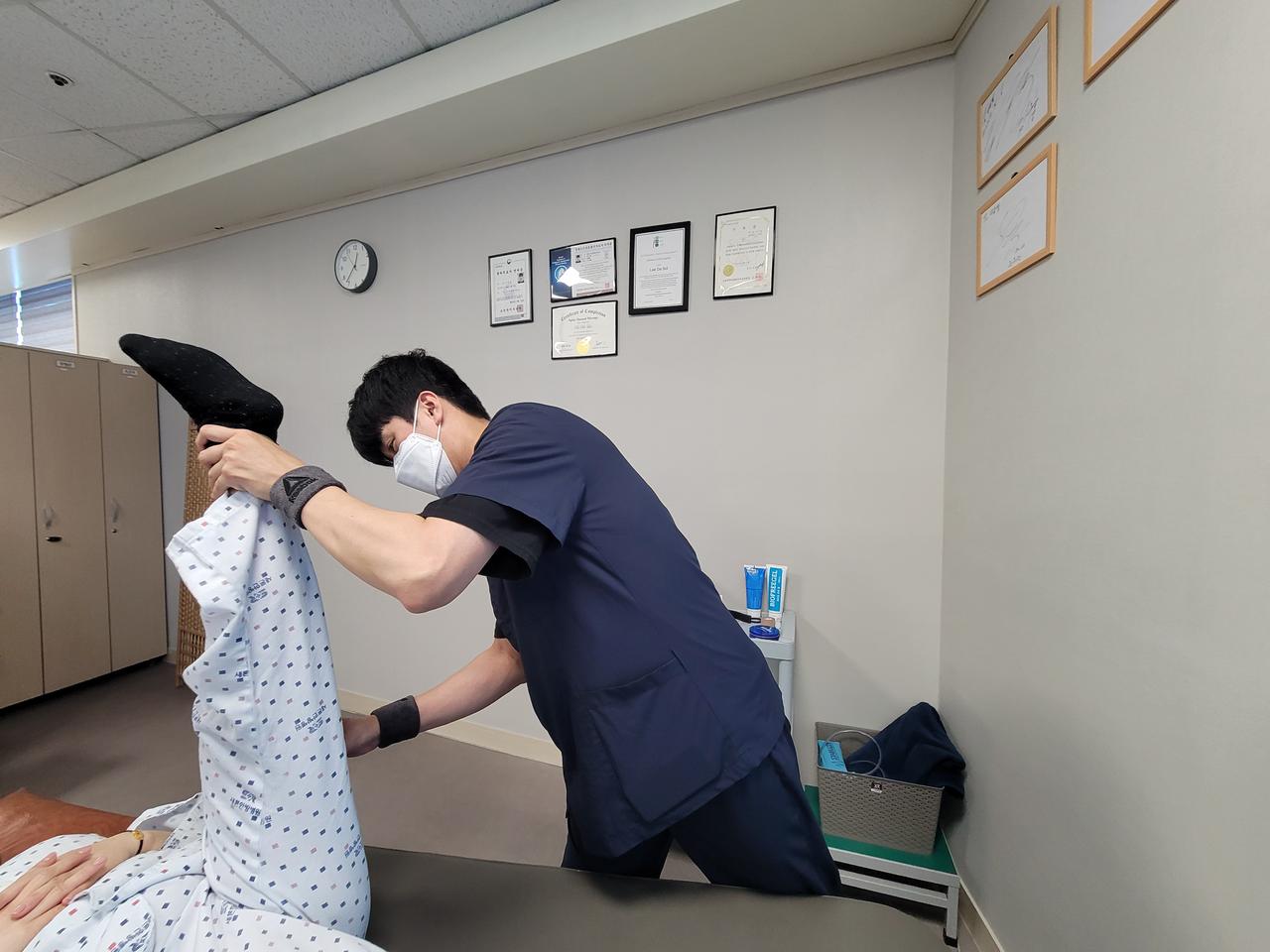 One-on-one manual therapy