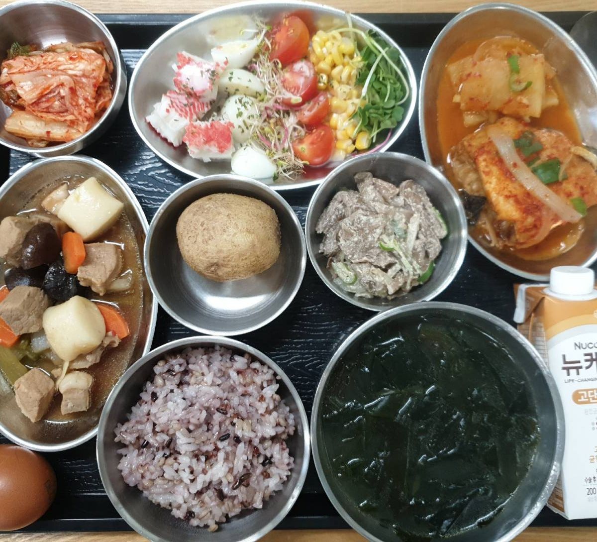 미역국과 조림 반찬